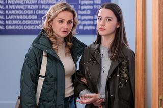 Na Wspólnej odc. 3566. Zuza Hoffer (Małgorzata Socha), Ula (Julia Jurek)