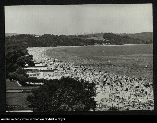 Golizna na plaży w czasch PRL