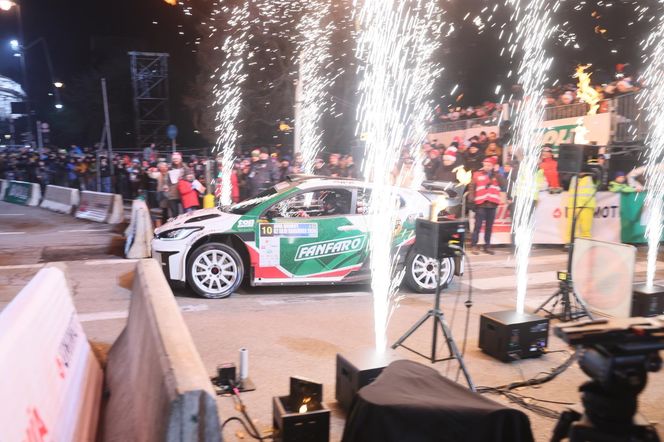 Adam Sroka i Patryk Kielar jadąca samochodem Toyota GR Yaris Rally2 2