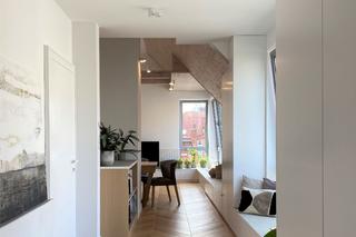 Klimatyczne poddasze w stylu japandi