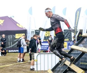 Runmageddon w Katowicach 2025. Błoto, pot i triumf na Hałdzie Kostuchna