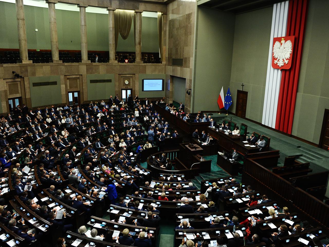LEX TVN niespodziewanie ponownie w Sejmie! Znamy wyniki głosowania! Posłowie opozycji oburzeni wyszli z sali