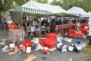 Bazar Olimpia w Warszawie. Tam można poczuć prawdziwy klimat lat dziewięćdziesiątych