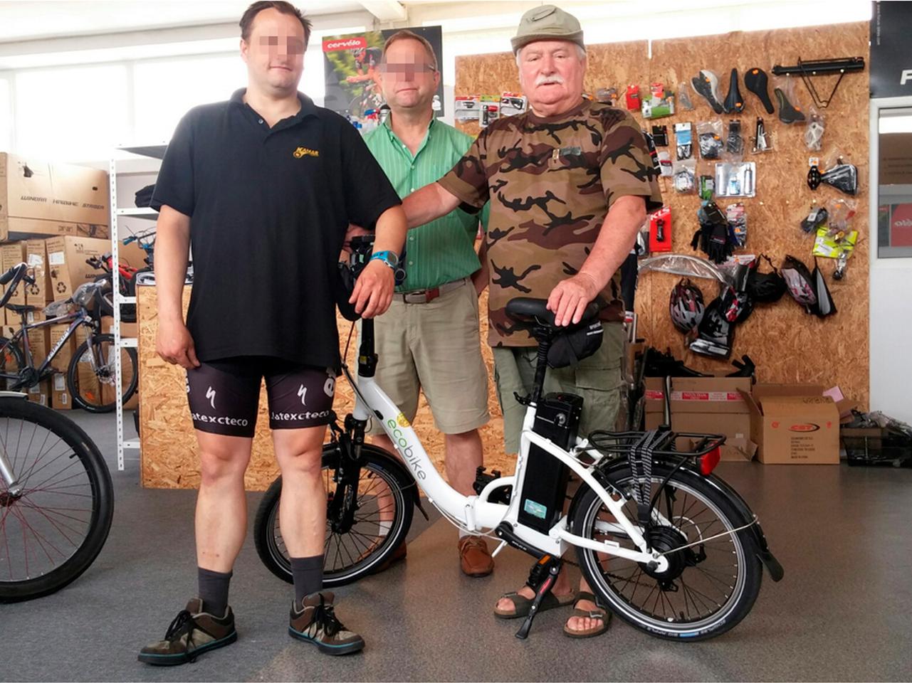 Prezydent elektryk kupił sobie  elektryczny rower