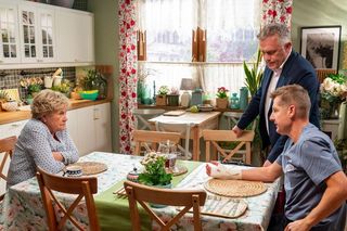 M jak miłość, odcinek 1846: Paweł zastąpi Bartka w Grabinie. Zajmie jego miejsce w domu Mostowiaków - ZDJĘCIA