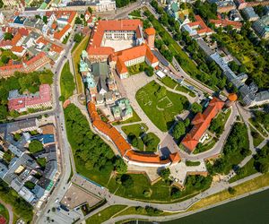 Najdroższe kurorty: Świnoujście, Międzyzdroje, Sopot, Mikołajki, Olsztyn, Kraków, Zakopane, Szczawnica, Szklarska Poręba, Świeradów Zdrój, Karpacz