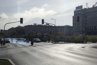 Zderzenie tramwajów w centrum Warszawy. 13 osób rannych, ruch tramwajowy wstrzymany