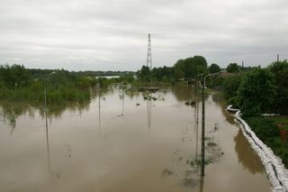 Powódź w 2010 roku w Bydgoszczy. Tak 14 lat temu wyglądały zalane nabrzeża Brdy i Wisły