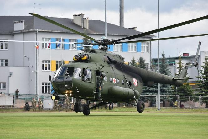 Efektowne ćwiczenia WOT w Czernikowie pod Toruniem. "Scenariusz zakładał atak przeciwnika na szkołę z kilkudziesięcioma uczniami"