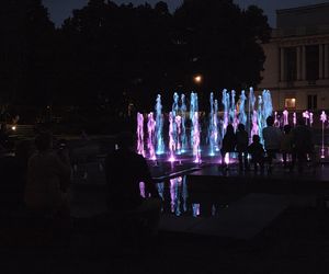 Muzyka, światło i woda w sercu Bydgoszczy. Ta fontanna naprawdę gra!