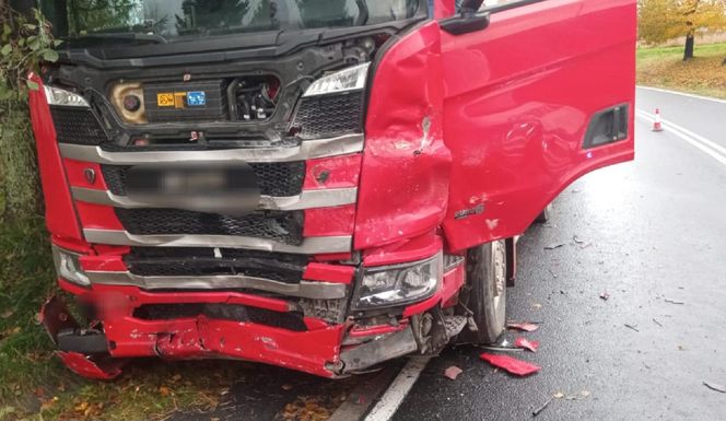 Tragiczny wypadek pod Wadowicami. 66-latek zginął w zderzeniu z ciężarówką