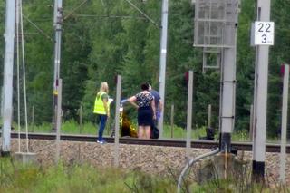 Koszmarny wypadek na torach. Zginął człowiek. Odwołane i opóźnione pociągi