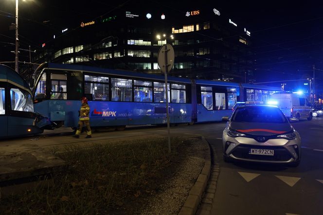 Koszmar we Wrocławiu. Motorniczy zasłabł, a tramwaj pędził. Są ranni