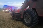 Śmiertelny wypadek na polu pod Chojnicami. Ojciec potrącił kombajnem 29-letniego syna [ZDJĘCIA]