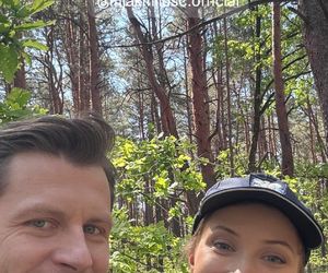 	M jak miłość nowy sezon. Adam Karski (Patryk Szwichtenberg), Natalka (Dominika Suchecka) na planie