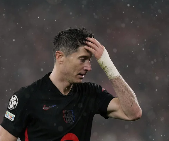 Wielkie kłopoty Lewandowskiego w Barcelonie?