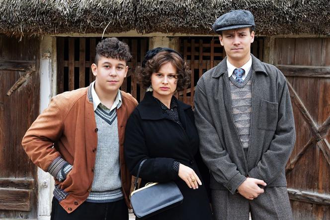 Stulecie Winnych 2 sezon, odc. 26. Andzia (Barbara Wypych), Jerzyk (Dawid Ptak), Benito (Donato Berchicci)