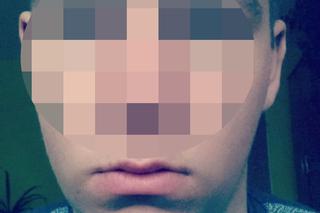 Uczeń podpalił się przed szkołą