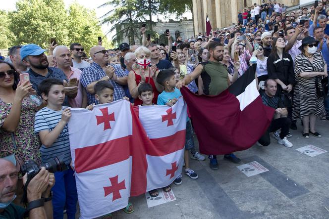 Przeciwnicy parady równości zabili kamerzystę! Kilkudziesięciu poszkodowanych dziennikarzy