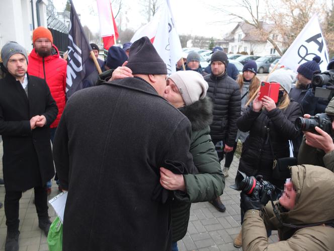 Rolnik poszedł siedzieć za brak kolczyków u świń. Protest w Lublinie