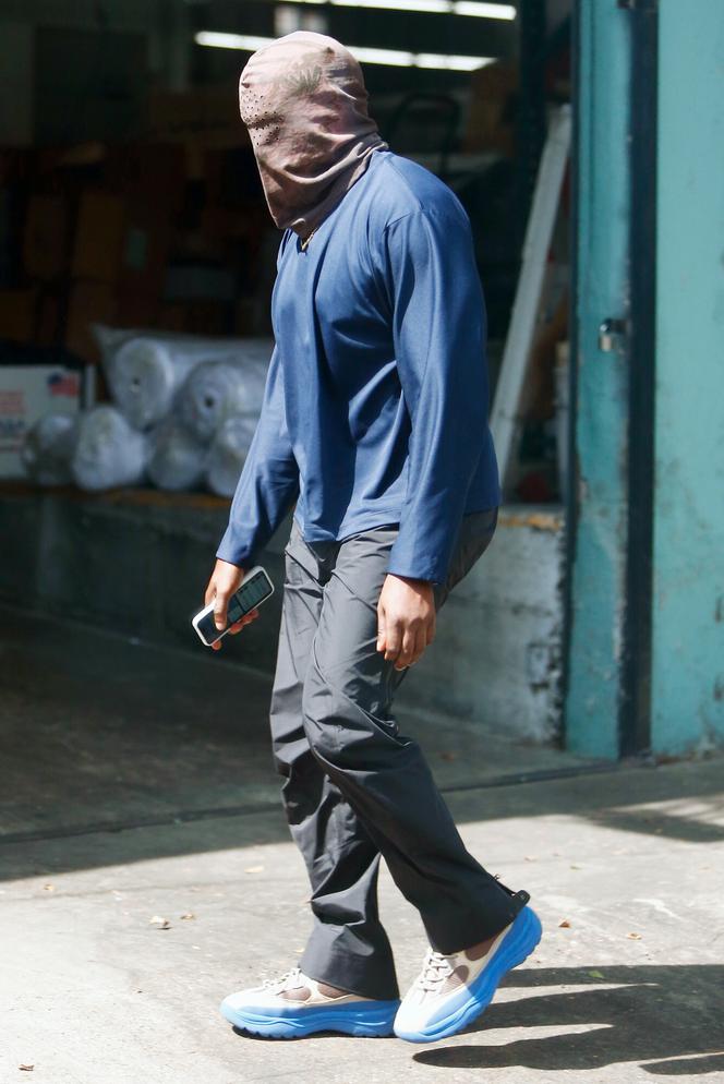 Kanye West w kominiarce