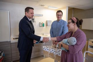 Szczepan przyszedł na świat minutę po północy. To pierwszy warszawiak urodzony w 2025 roku