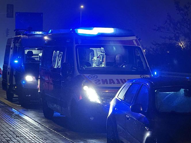 Wypadek na ulicy Powązkowskiej. Kobieta w ciąży zabrana do szpitala