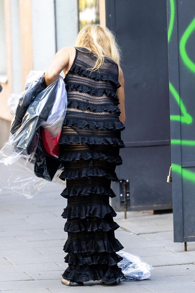 Monika Olejnik. W falbanach pogubiła pranie