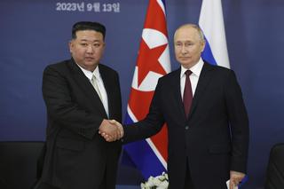 Kim Dzong Un spiskuje z Putinem w kosmodromie. Padła szokująca obietnica! 