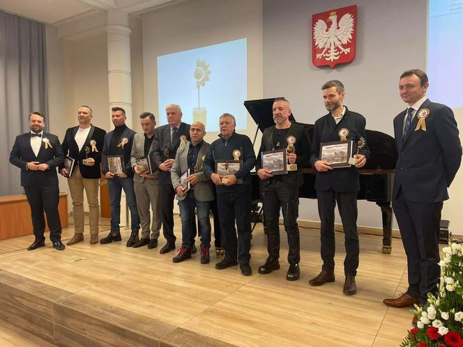 Jubileuszowa sesja i  ceremonia wręczenia statuetek „Honorowy Przyjaciel Starachowic”