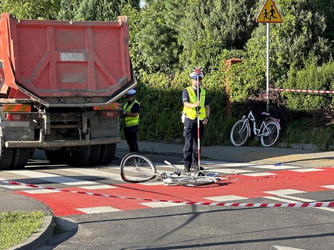 Wypadek w Wesołej. Matka i 9-letnia córka potrącone przez tira