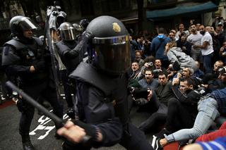 Strajk generalny w Katalonii! Protesty po brutalnej akcji policji 