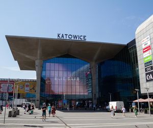 To najbrzydsze dworce kolejowe w Polsce. Zobacz spektakularne metamorfozy 