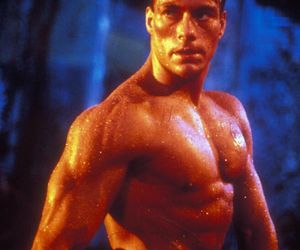  Jean-Claude Van Damme może mieć poważne kłopoty. W tle handel ludźmi 