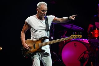 Sting wydał premierowy utwór. Tak brzmi I Wrote Your Name (Upon My Heart)
