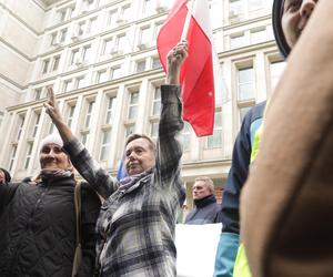 Protest pracowników Poczty Polskiej w Warszawie