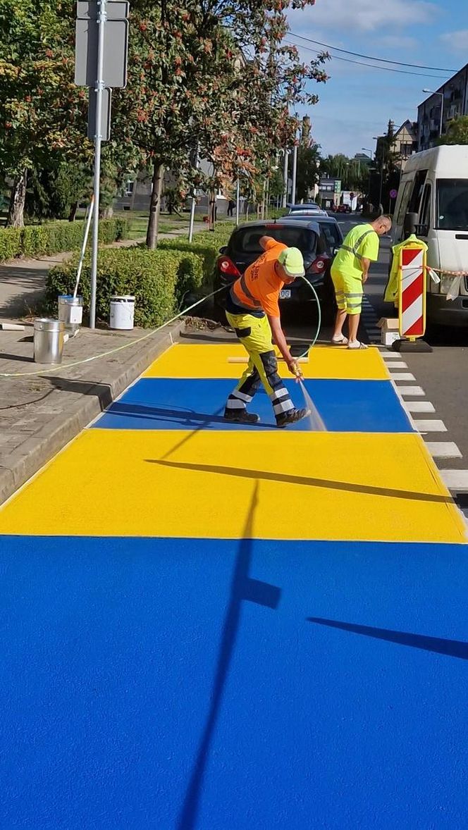 ​„Pocałuj i jedź”. Przy szkołach w Lesznie powstają specjalne strefy dla kierowców