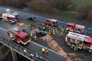 Tragiczny wypadek w Niemczech. 80-latek jechał autostradą pod prąd. Zginęli Polacy