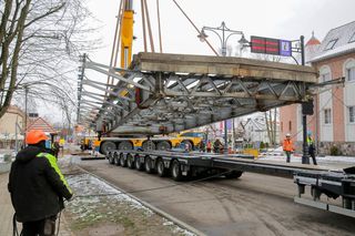 Zdemontowano zabytkowy most na Mazurach. Trwa jego naprawa [ZDJĘCIA]