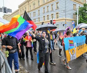 17. Wrocławski Marsz Równości wystartował. Na trasie pojawili się przeciwnicy 