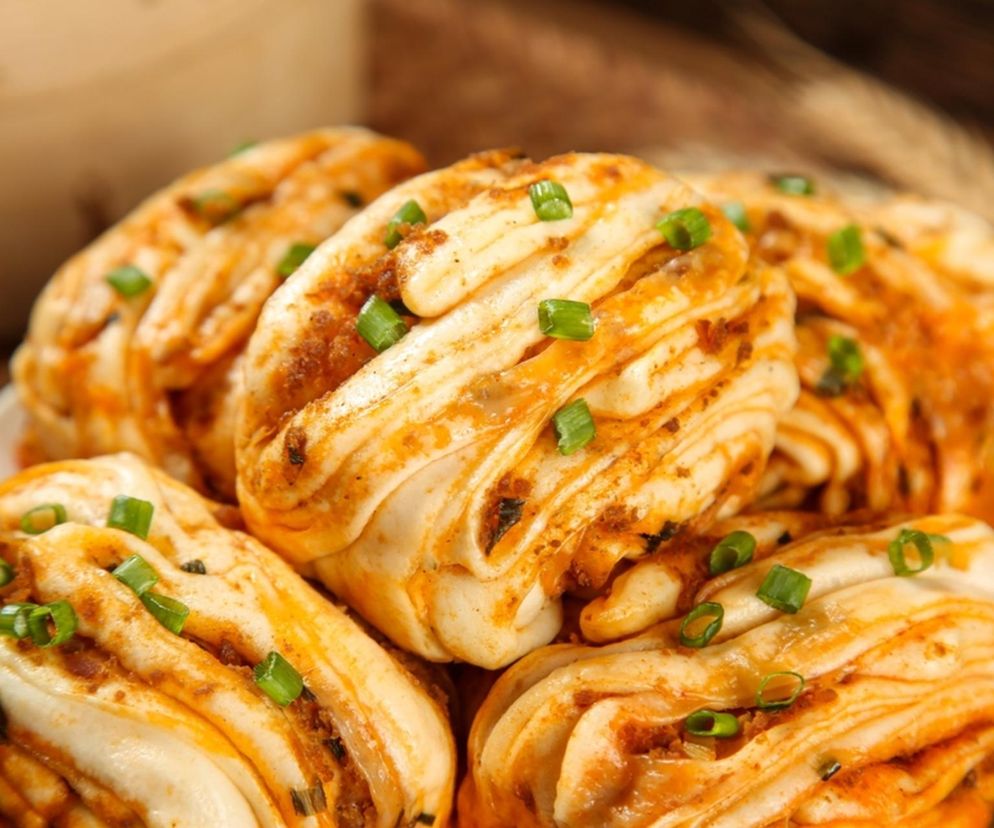 Zielona cebulka w roli głównej. Mięciutkie zawijasy drożdżowe, które zachwycają