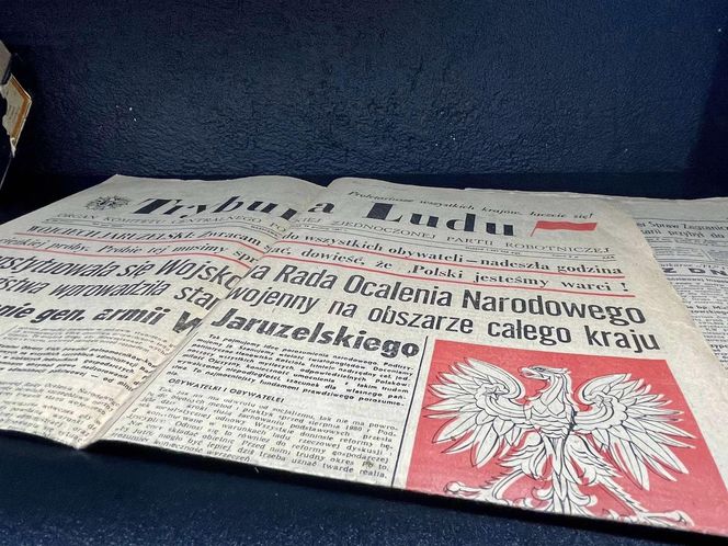 W Szkole Podstawowej nr 9 powstała sala historyczna PRL. Frania, proporczyki i Słowo Ludu