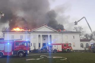 Pożar pałacu w Korczewie! Płonie zabytkowy budynek [ZDJĘCIA]