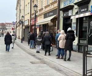 Rzeszowianie tłumnie ruszyli po pączki w Tłusty Czwartek 