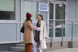 M jak miłość odcinek 1871 ostatni finał sezonu. Kasia (Paulina Lasota), laborantka Anna Sokołowska (Katarzyna Russ) 