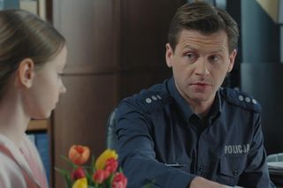 M jak miłość odc. 1886. Hania (Wiktoria Basik), Adam Karski (Patryk Szwichtenberg)