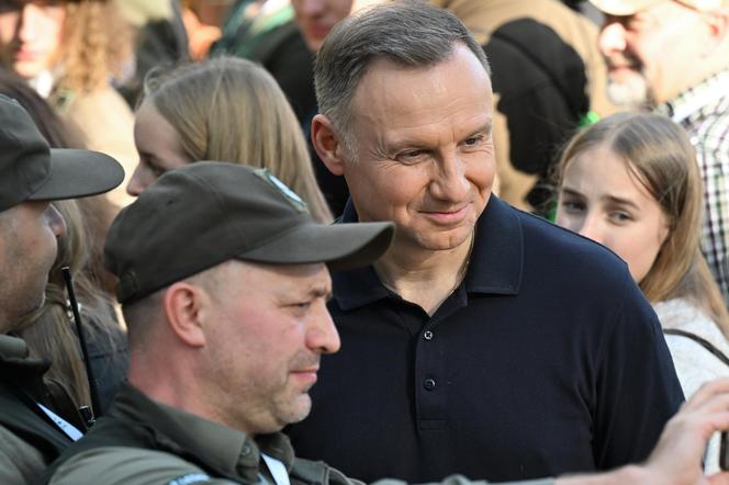 Prezydent Andrzej Duda i Pierwsza Dama sadzili drzewa w Suchedniowie