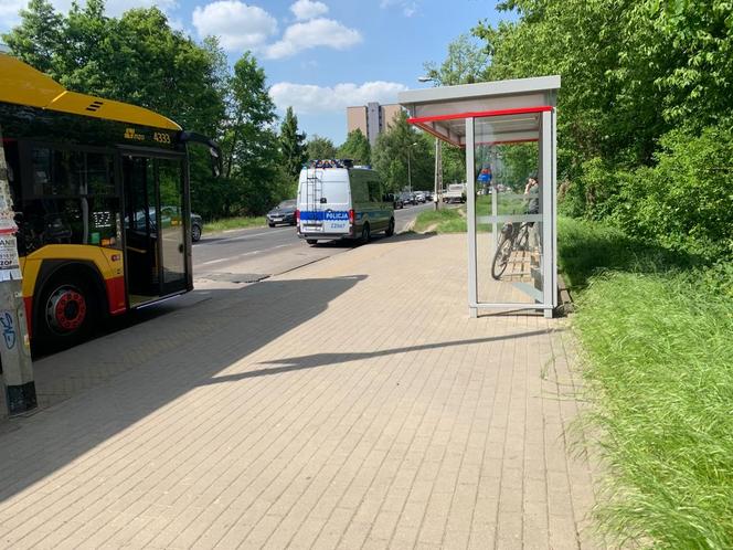 Rowerzysta wjechał w 5-latka wysiadającego z autobusu! Rodzice wpadli w szał i doszło do szarpaniny!