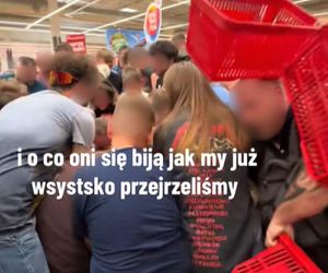 Dantejskie sceny w hipermarkecie Auchan. Klienci wyrywali sobie pudełka z rąk. Jest nagranie