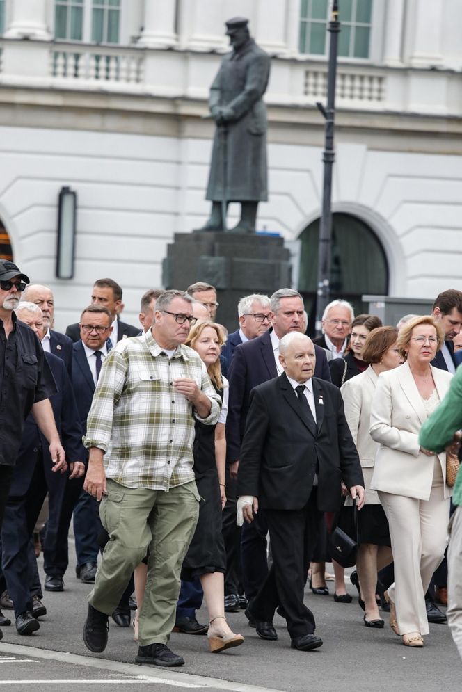 Miesięcznica smoleńska 2025. Kaczyński nie przebiera w słowa, mówi o zbrodni